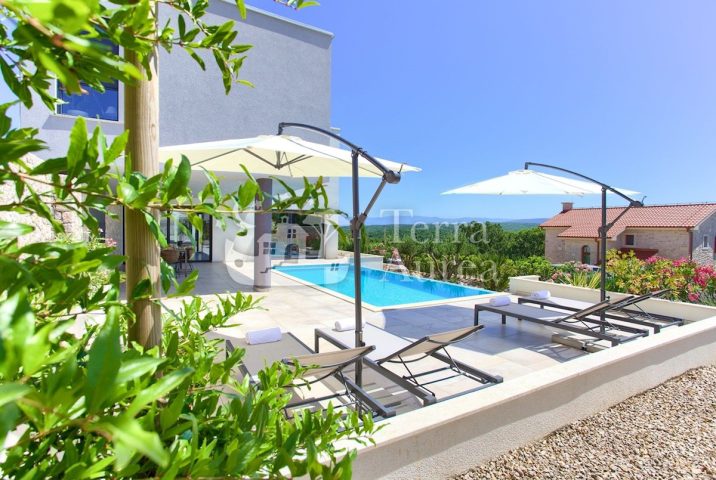 Dom na predaj 223 m² – Vrh