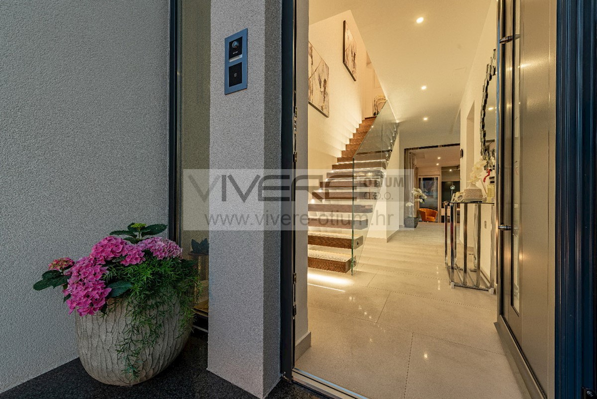 House For sale - ZADARSKA  NIN 