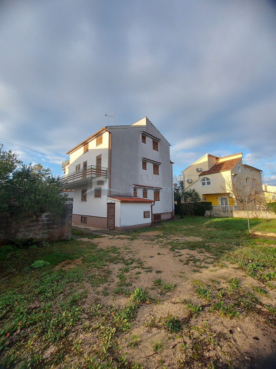 Dom Na predaj - ŠIBENSKO-KNINSKA  VODICE 