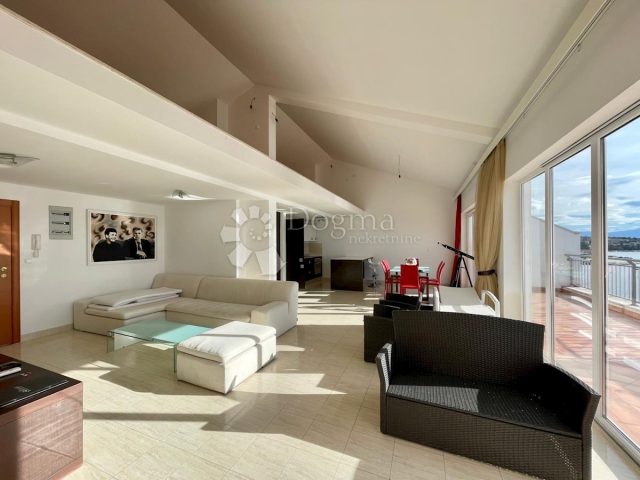 Flat for sale 178 m² – Selce