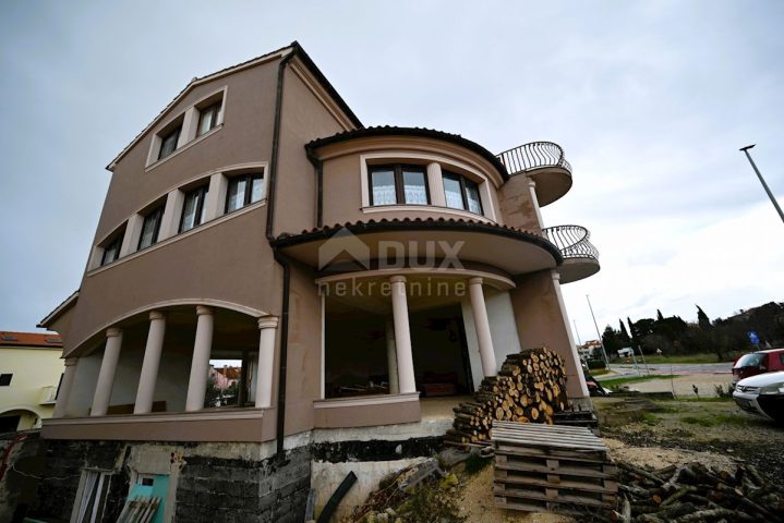 Dům na prodej 640 m² – Rovinj