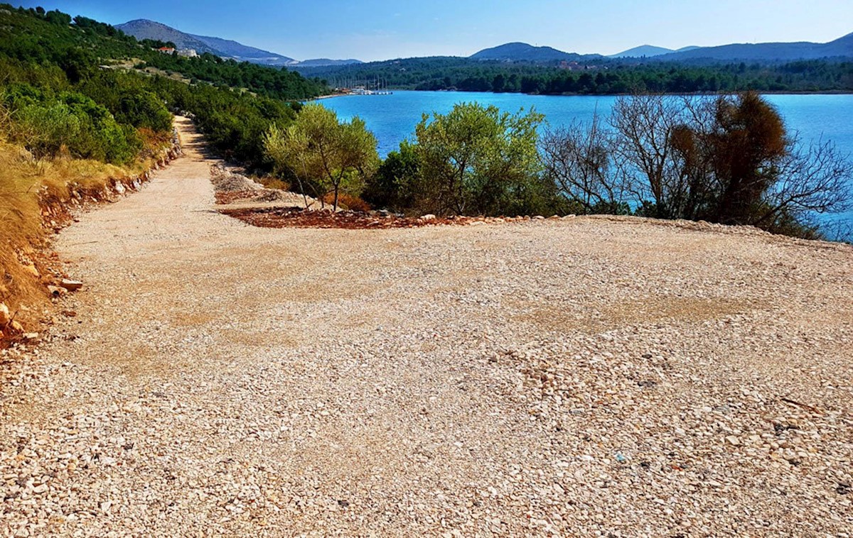 Terreno In vendita - ŠIBENSKO-KNINSKA  ŠIBENIK 