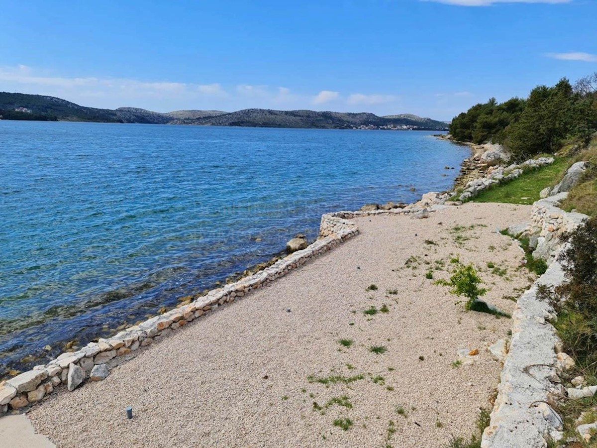 Terreno In vendita - ŠIBENSKO-KNINSKA  ŠIBENIK 