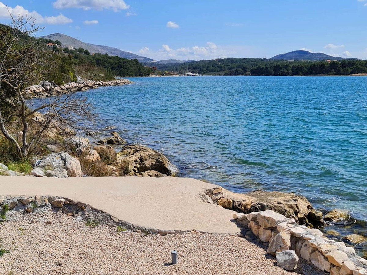 Terreno In vendita - ŠIBENSKO-KNINSKA  ŠIBENIK 