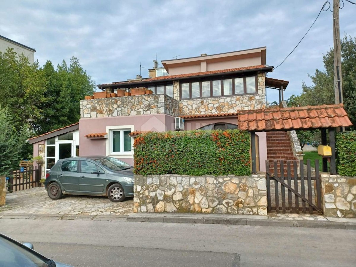 House For sale PULA