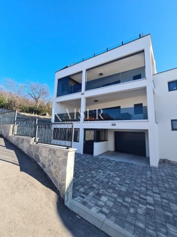 Apartmán na prodej 160 m² – Dramalj