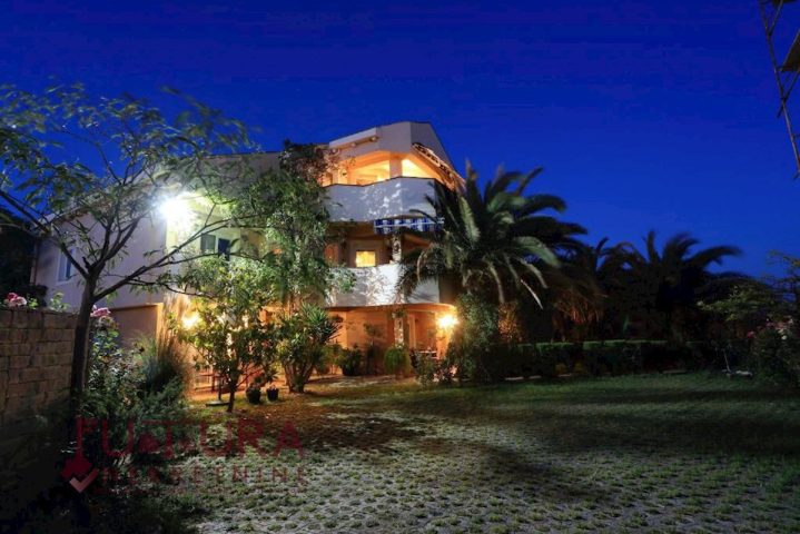 Maison à vendre 610 m² – Bibinje
