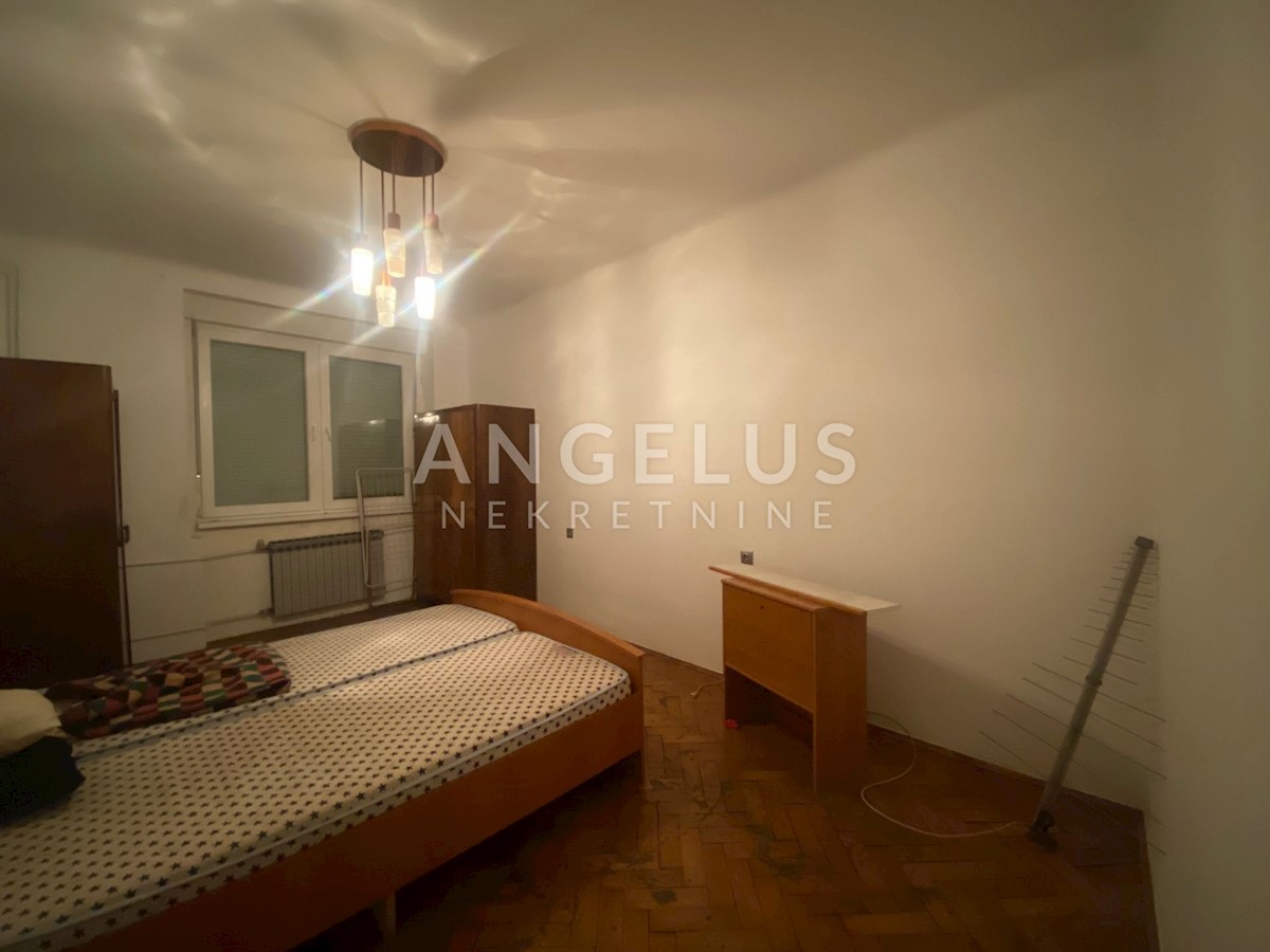Hiša Na predaj - GRAD ZAGREB  ZAGREB 