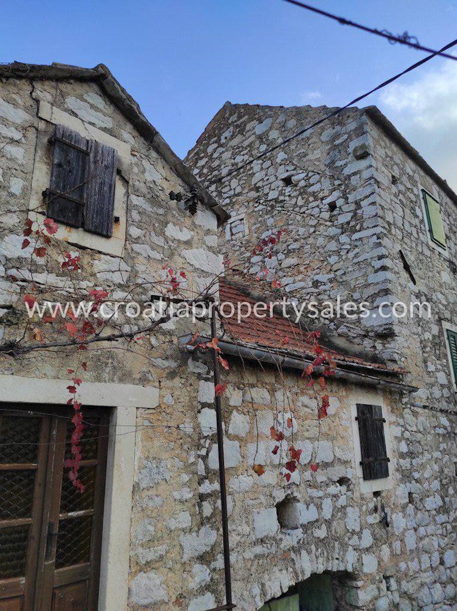 House For sale - SPLITSKO-DALMATINSKA  HVAR 