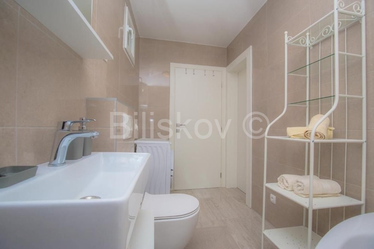 Apartment Zu verkaufen - ŠIBENSKO-KNINSKA  ROGOZNICA 