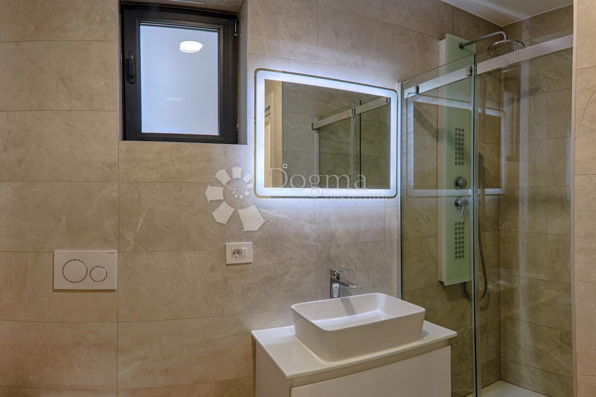 Flat For sale - ŠIBENSKO-KNINSKA  VODICE 