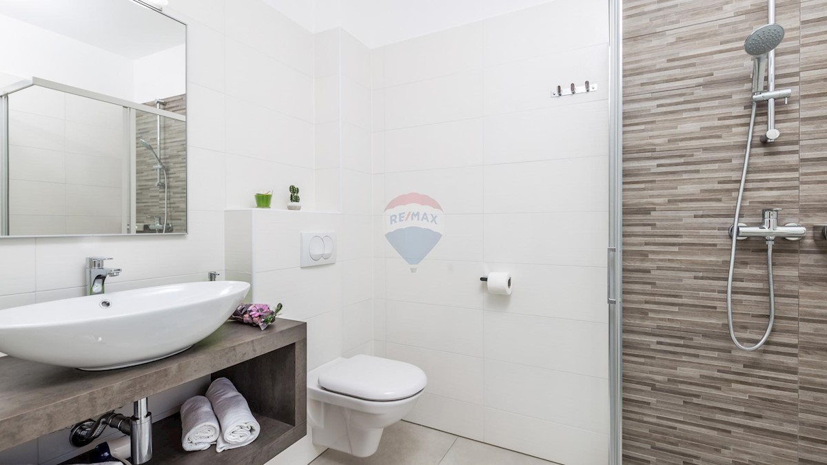 Haus Zu verkaufen - ISTARSKA  POREČ 