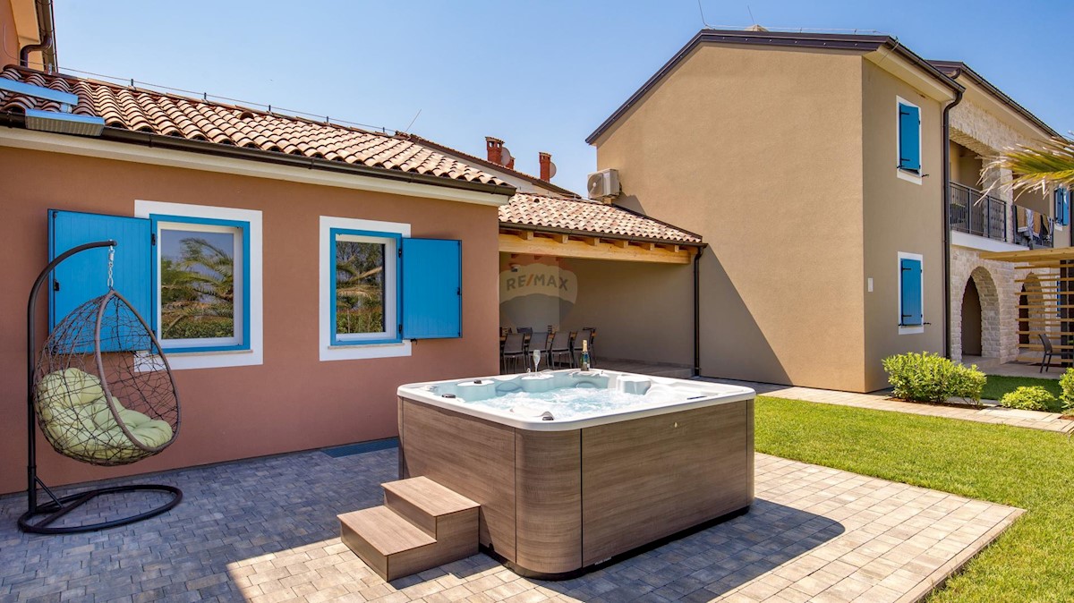 Haus Zu verkaufen - ISTARSKA  POREČ 
