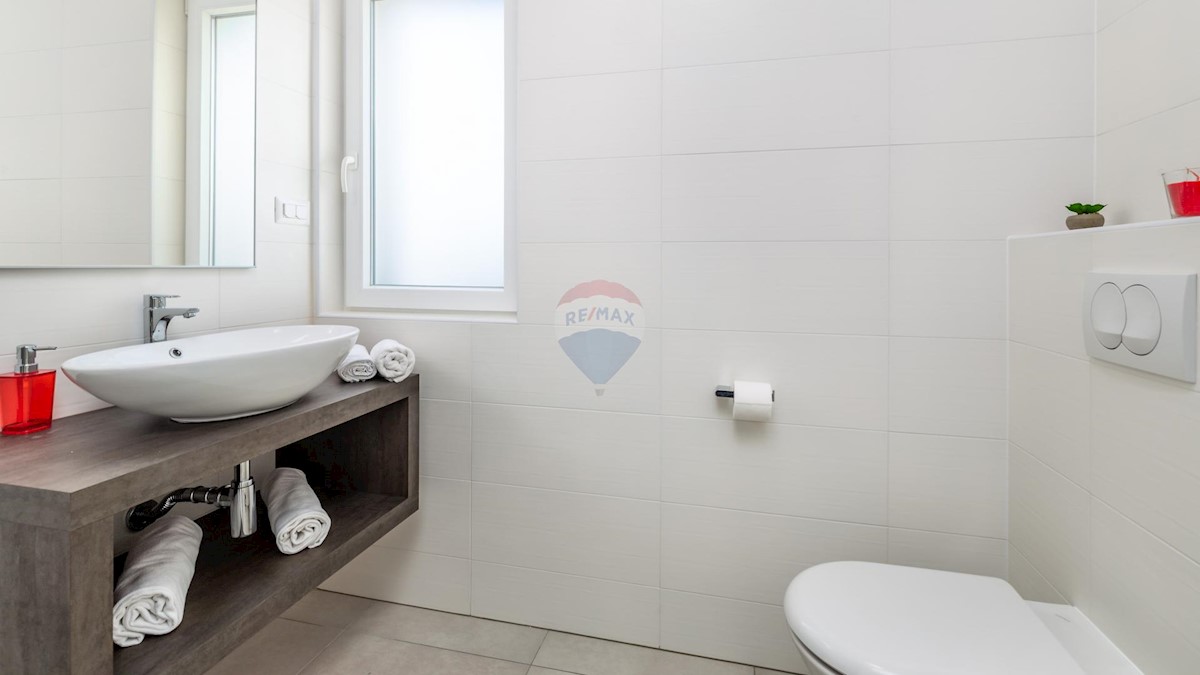 Haus Zu verkaufen - ISTARSKA  POREČ 