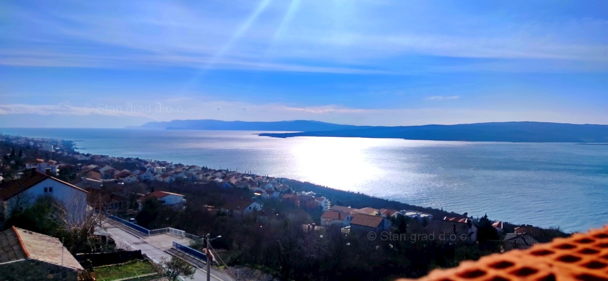 Stan Na prodaju - PRIMORSKO-GORANSKA  CRIKVENICA 
