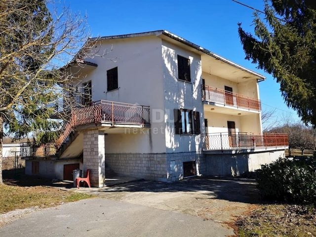 Kuća na prodaju 395 m² – Pićan