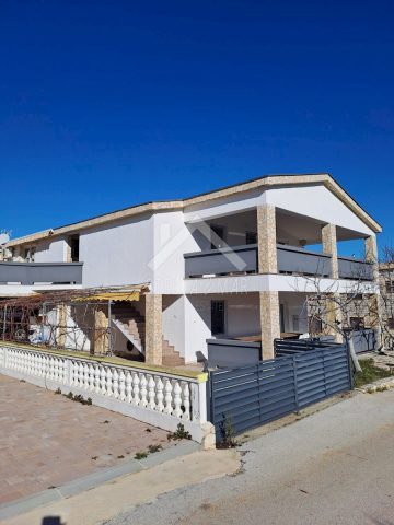 Dům na prodej 254 m² – Vir
