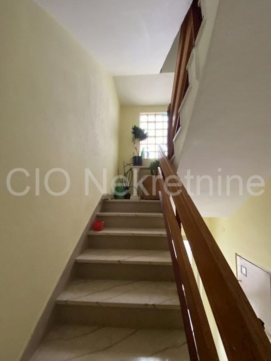 Casa In vendita - SPLITSKO-DALMATINSKA  PODSTRANA 