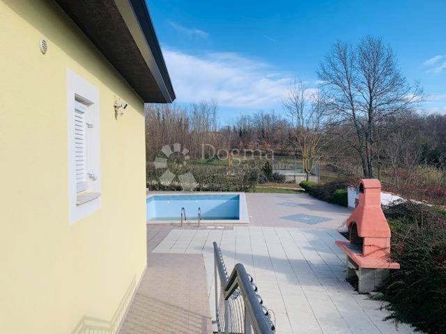 Casa in vendita 819 m² – Jurići