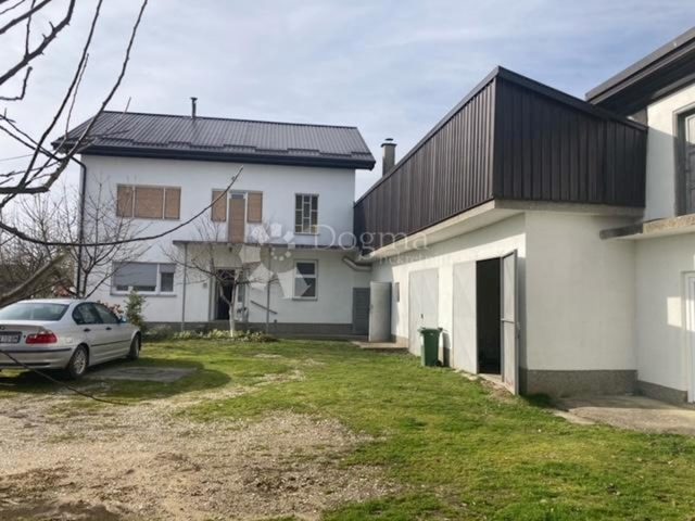 Dom na predaj 270 m² – Draganić