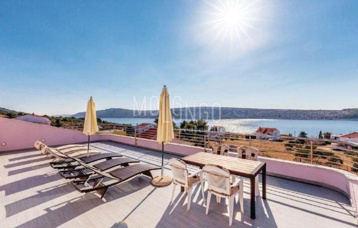 Kuća na prodaju 352 m² – Barbat Na Rabu