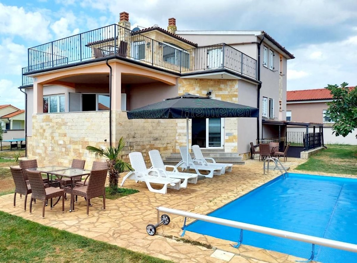 Haus Zu verkaufen - ISTARSKA  LIŽNJAN 
