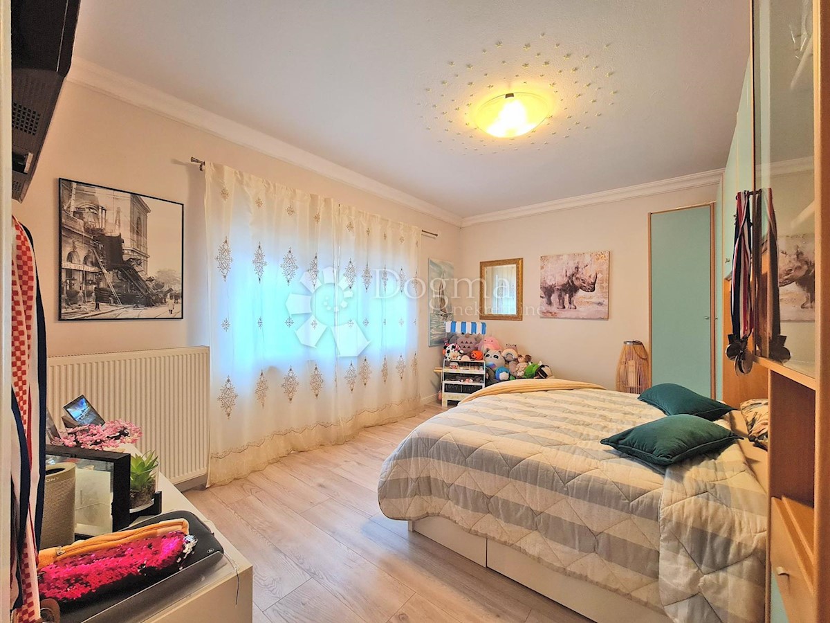 Haus Zu verkaufen - PRIMORSKO-GORANSKA  KASTAV 