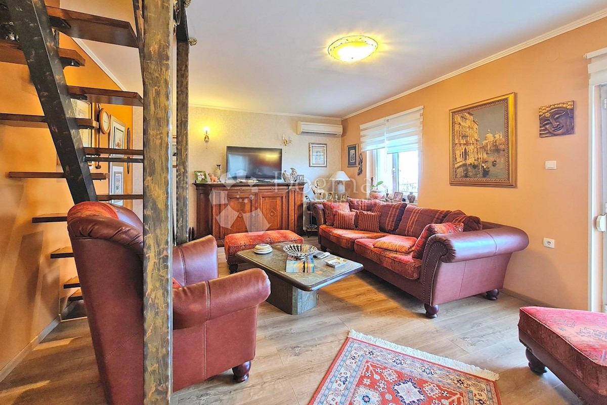 Haus Zu verkaufen - PRIMORSKO-GORANSKA  KASTAV 