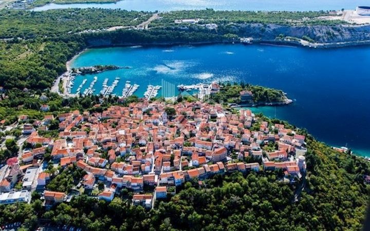 Hiša na predaj 220 m² – Omišalj