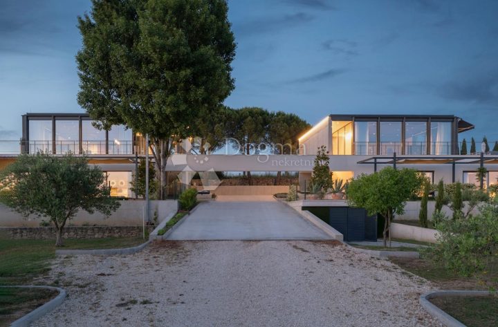 House for sale 982 m² – Crno