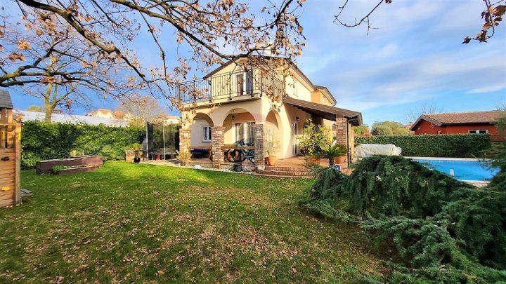 Hiša na predaj 200 m² – Umag