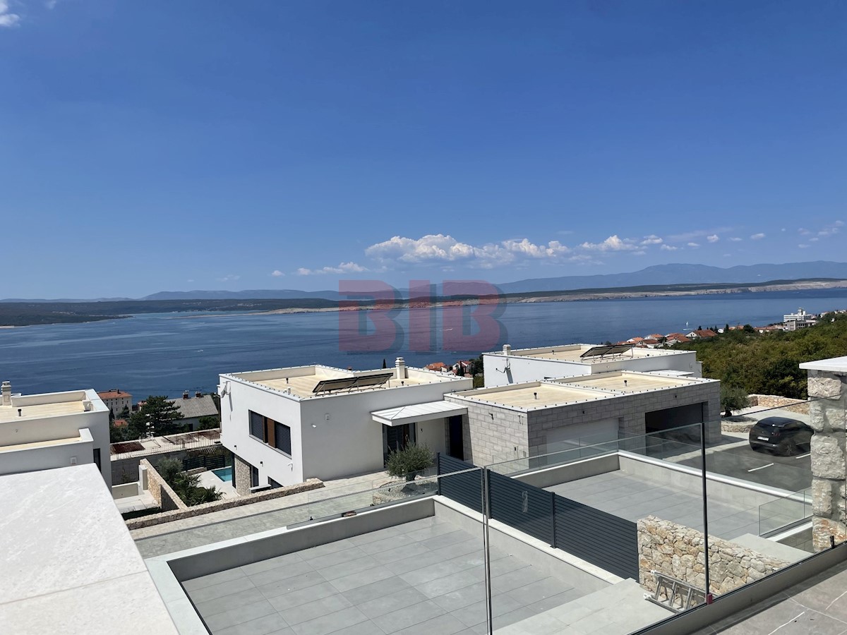 Dom Na predaj - PRIMORSKO-GORANSKA  CRIKVENICA 