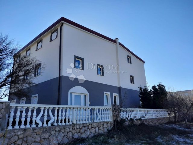 House for sale 450 m² – Cesarica
