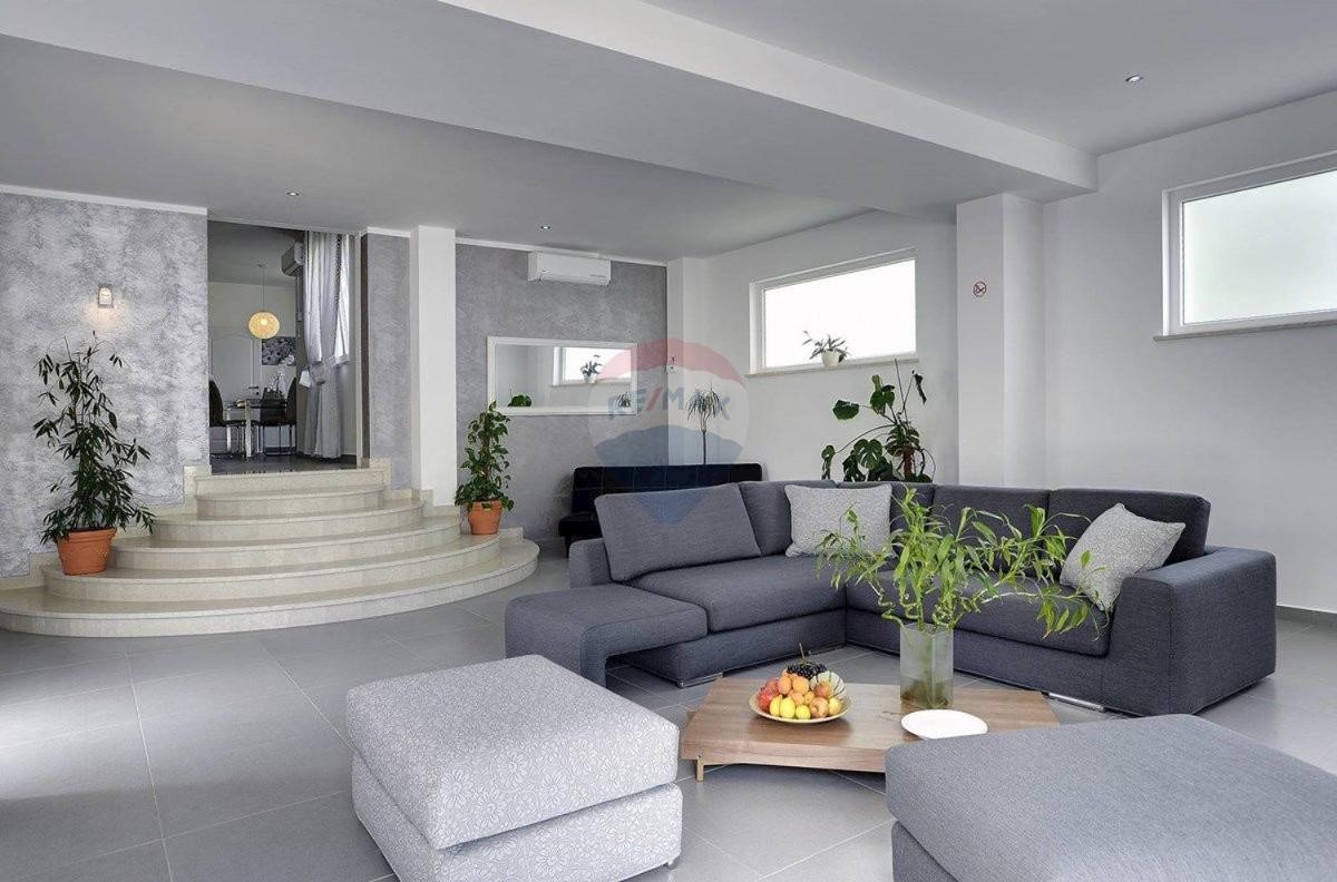 Kuća Na prodaju - ISTARSKA MEDULIN