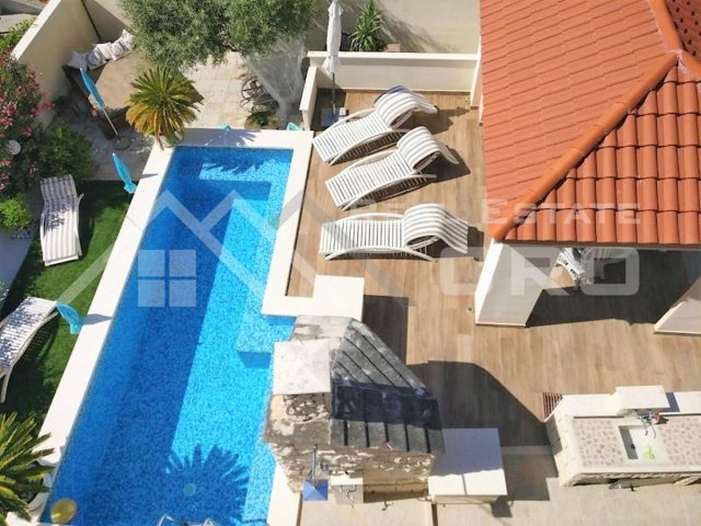 Casa in vendita 304 m² – Čiovo