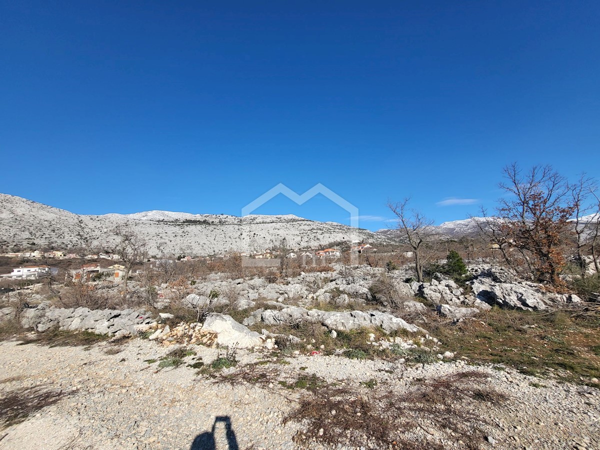 Land For sale - SPLITSKO-DALMATINSKA SPLIT