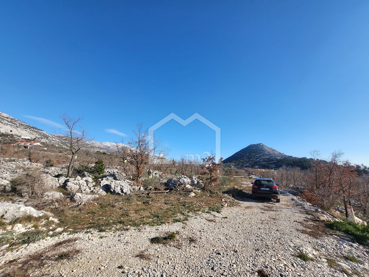 Land For sale - SPLITSKO-DALMATINSKA SPLIT