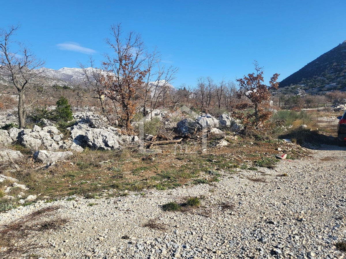 Land For sale - SPLITSKO-DALMATINSKA SPLIT