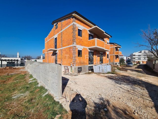 Casa in vendita 195 m² – Peroj