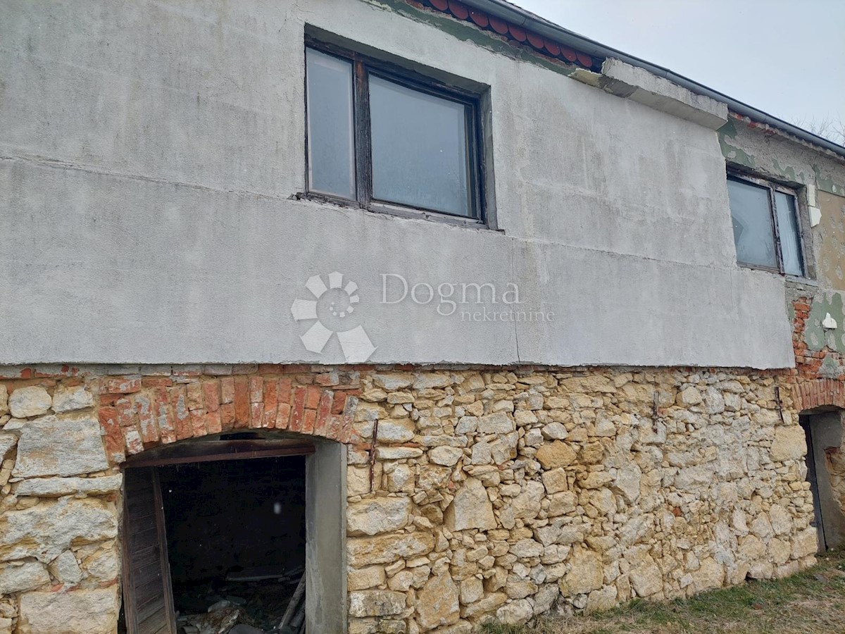 Dom Na predaj LUKAČEVEC TOPLIČKI