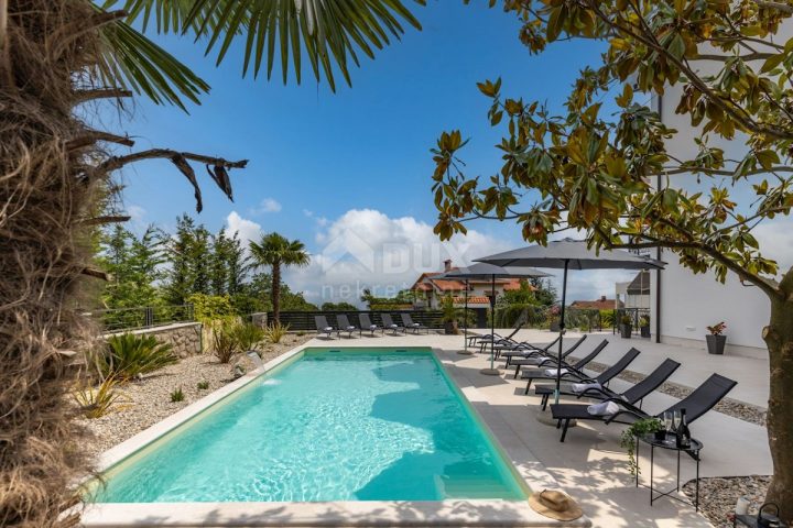 Appartement à louer 135 m² – Ičići