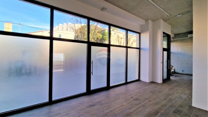 Komerčné na predaj 170 m² – Umag