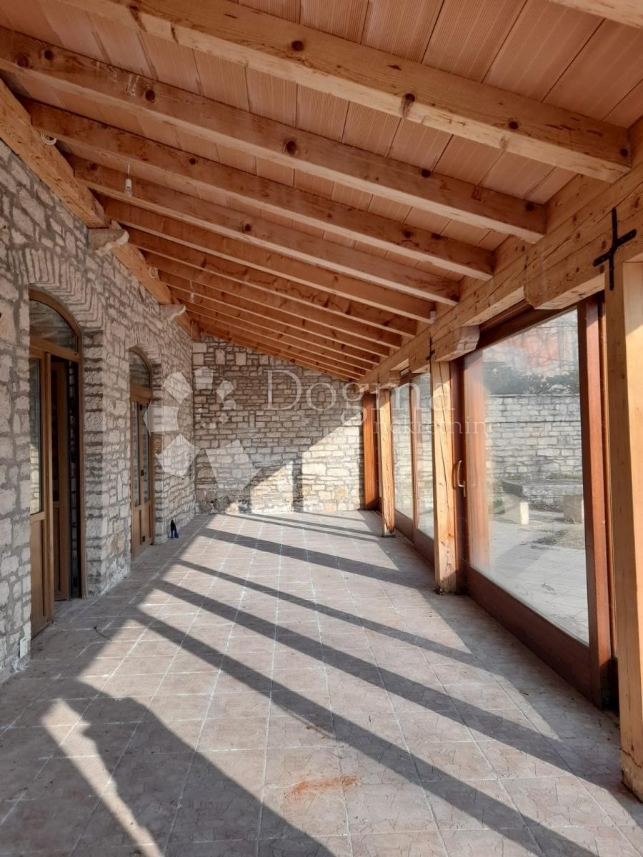 Business premises For sale - ISTARSKA KANFANAR