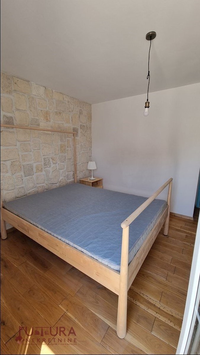 Hiša Na predaj - ZADARSKA NIN