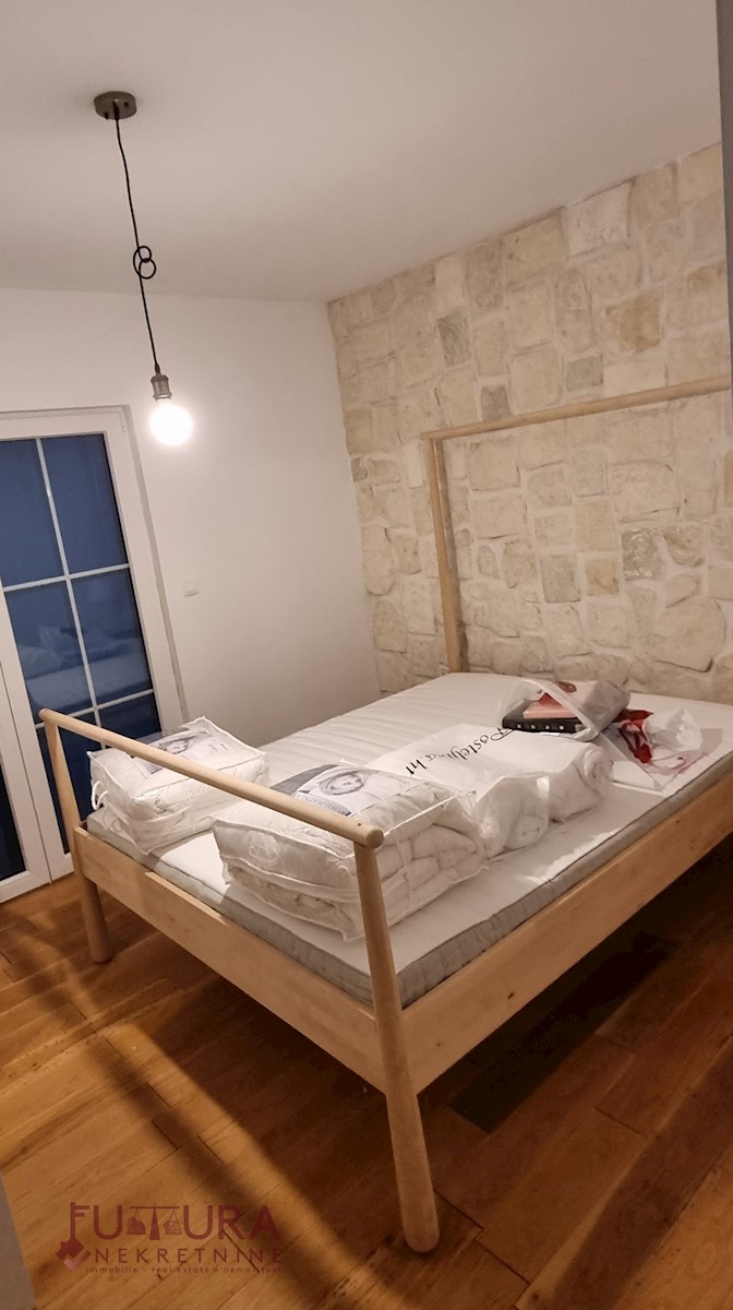 Hiša Na predaj - ZADARSKA NIN