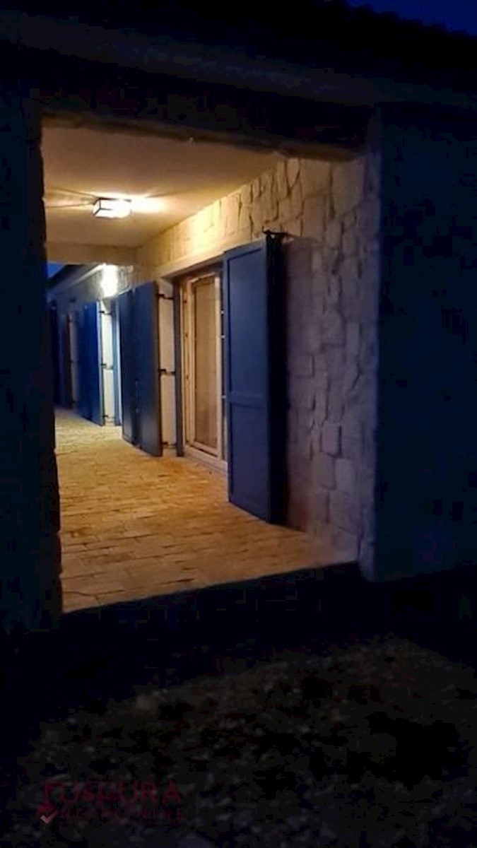 Hiša Na predaj - ZADARSKA NIN