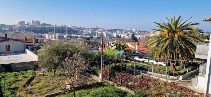 Flat for sale 134 m² – Pula