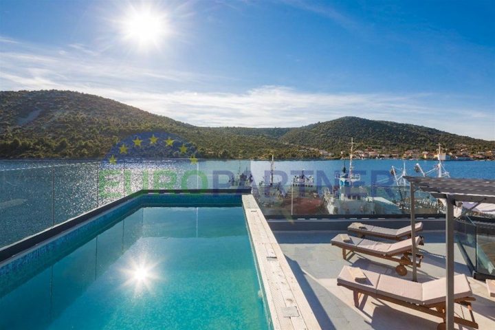 Hiša na predaj 330 m² – Marina