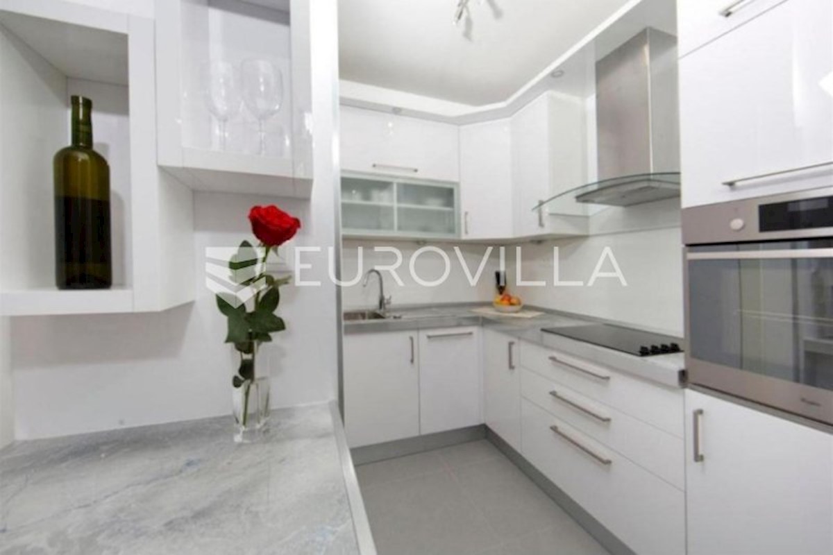 Flat For rent - SPLITSKO-DALMATINSKA SPLIT