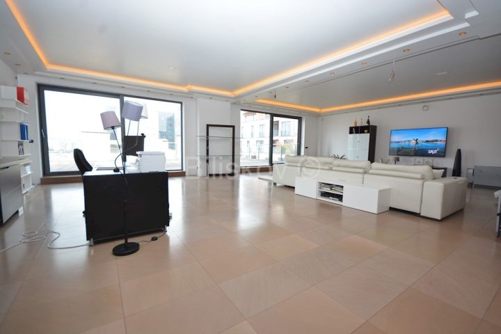 Appartement à vendre 370 m² – Trnje